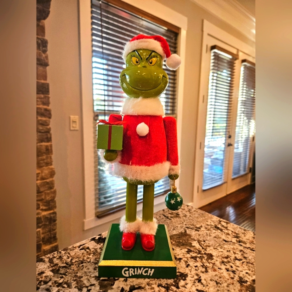 Dr. Seuss The Grinch Who Stole Christmas Grinch Nutcracker 14"